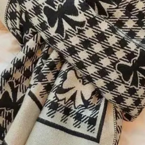 Cashmere scarf - Picture 3 of 4